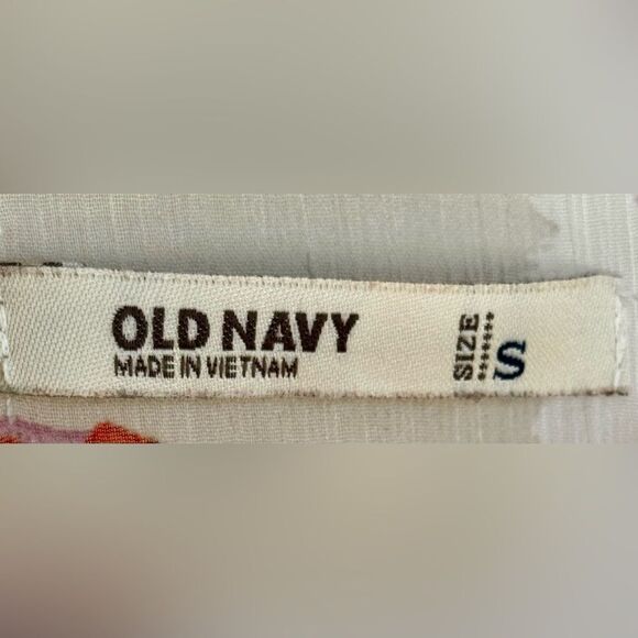 Old Navy Sheer Sleeveless Floral Lightweight Flowy Tank Top. Small. - Picture 7 of 8